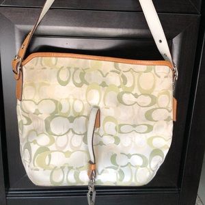 Well used coach purse.  Wife no longer use it.